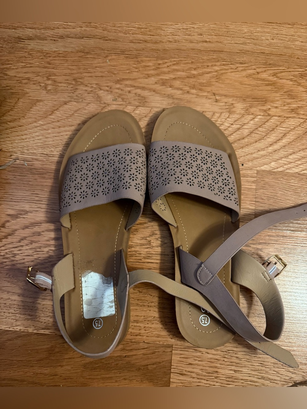 Forever Comfort Women’s Taupe Laser-Cut Slide Sandals Size 7.5